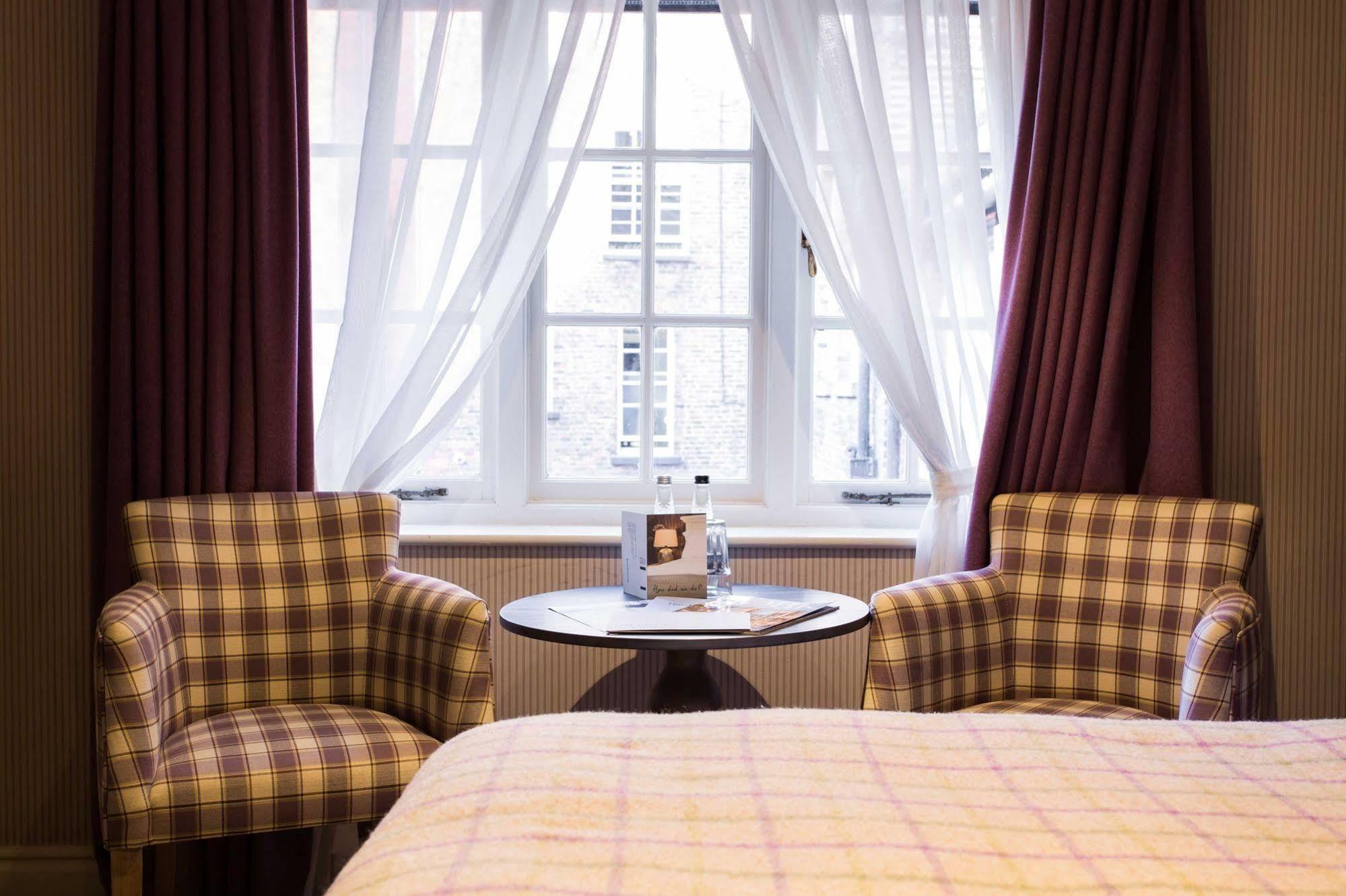 Judge'S Lodging York Exterior photo A room at the hotel